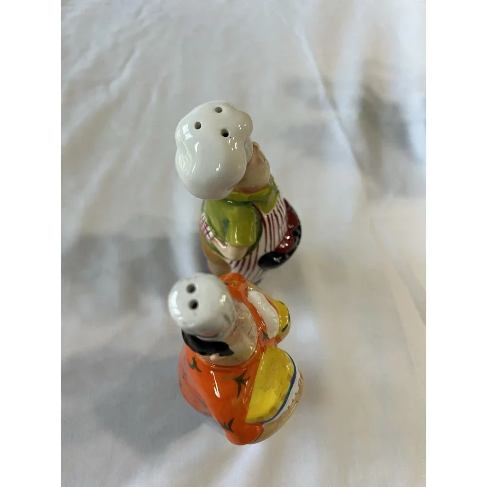 Masters Of The Grill BBQ Party Chefs Salt Pepper Shaker Set CIC Picnic